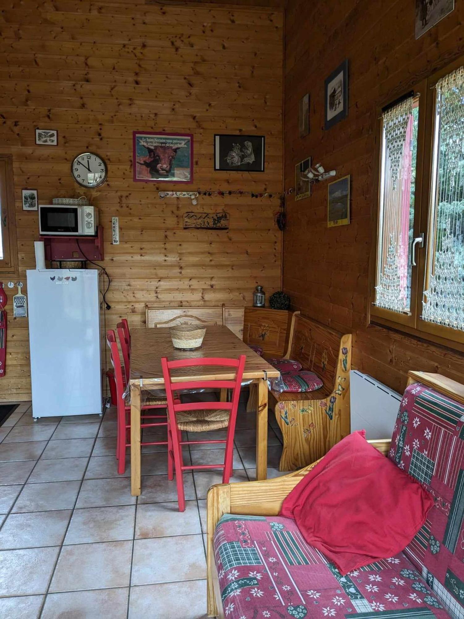 Les Chalets De La Vigne Grande Saint-Floret Eksteriør bilde