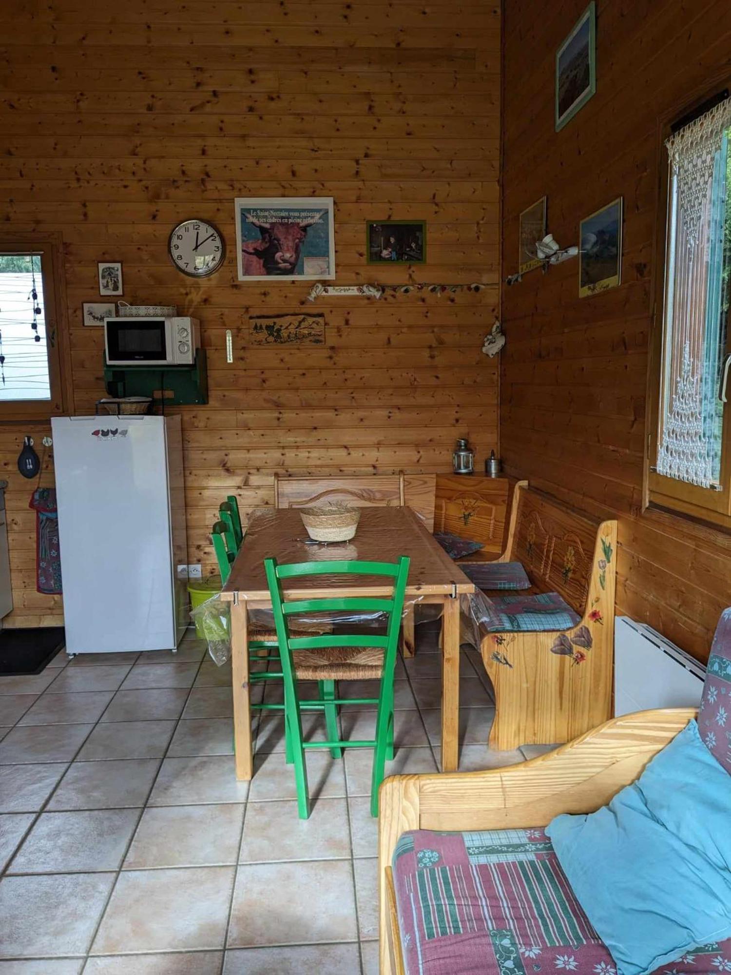Les Chalets De La Vigne Grande Saint-Floret Eksteriør bilde